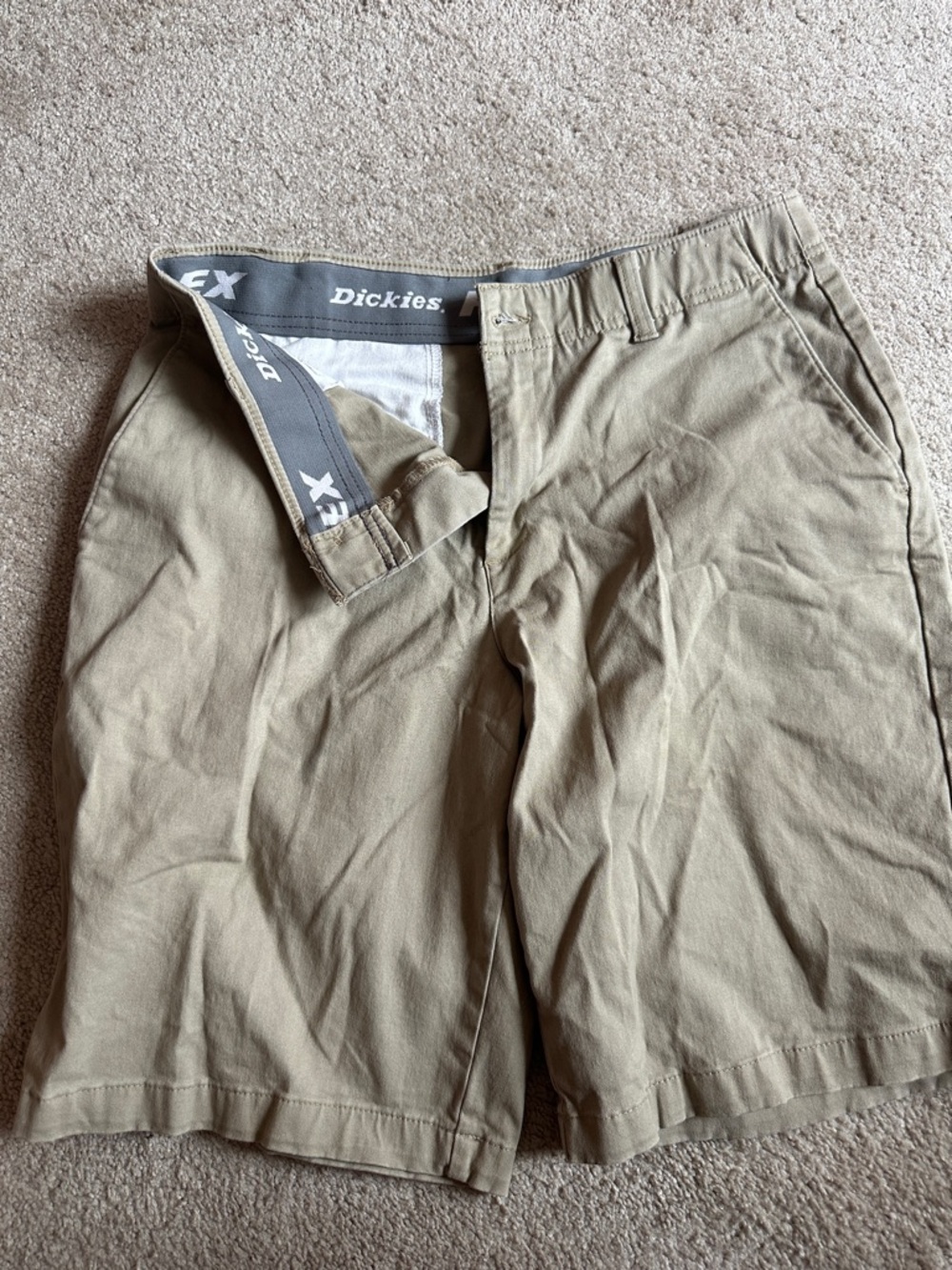 Dickies Men’s Tan Flat-Front Work Shorts